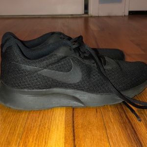 Nike Tanjun Women’s running shoes